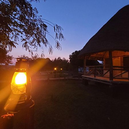 Songbird Safari Lodge & Campsite Katunguru Eksteriør billede