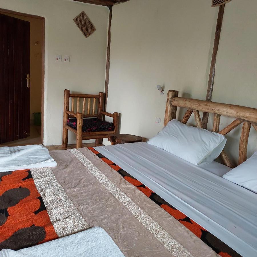 Songbird Safari Lodge & Campsite Katunguru Eksteriør billede