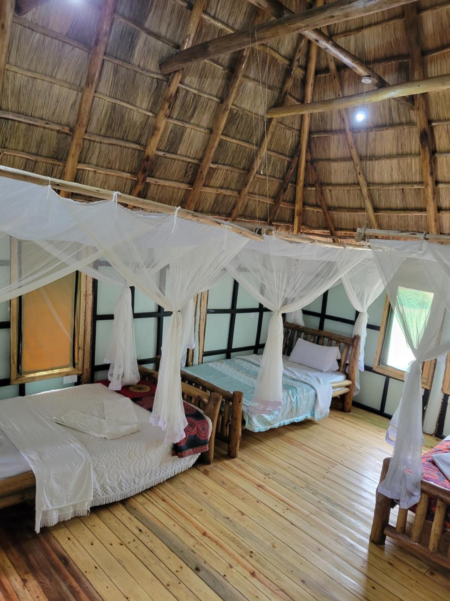 Songbird Safari Lodge & Campsite Katunguru Eksteriør billede